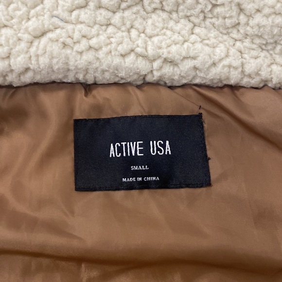 Active USA puffer vest - Picture 2 of 3